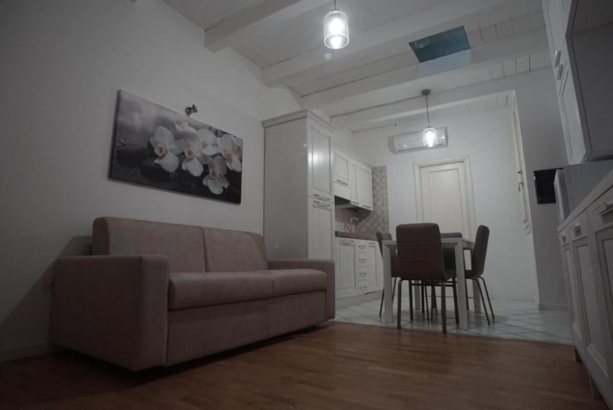 Ferienwohnung L'Orchidea Bianca Cagliari Exterior foto